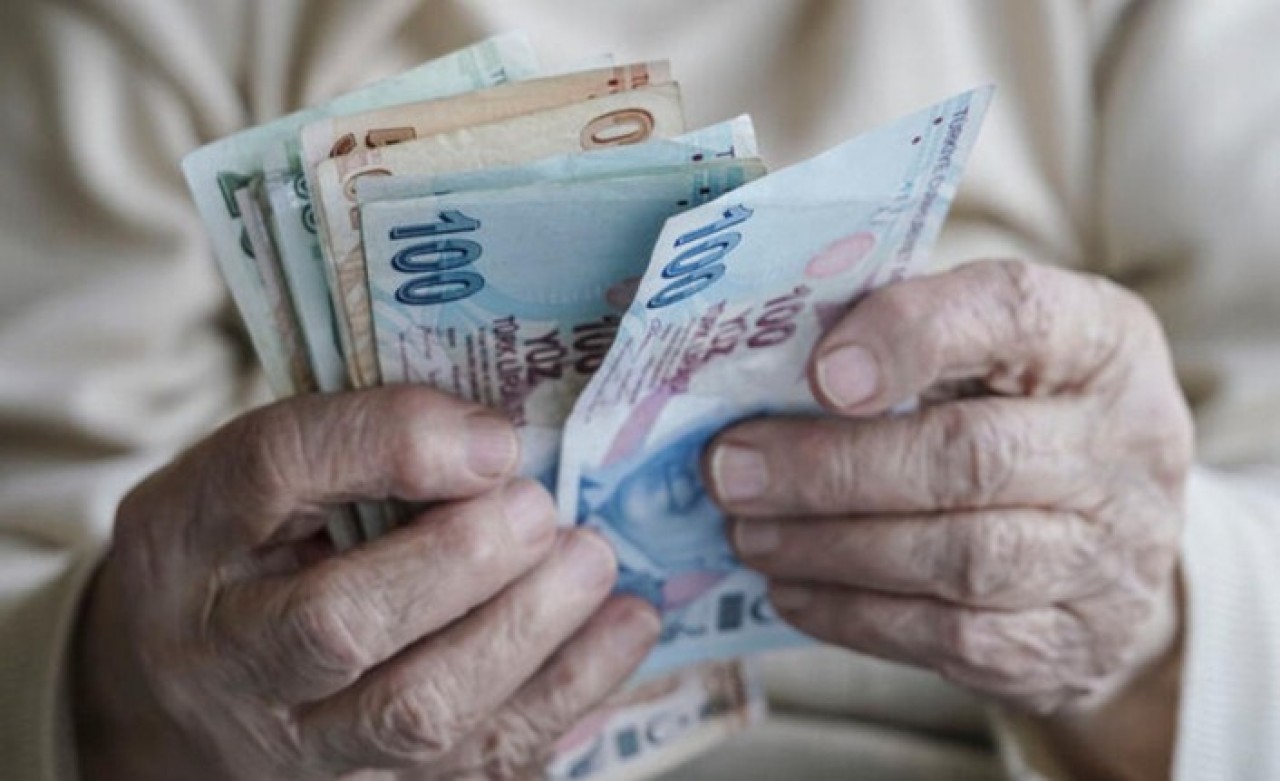 Emekliye maaşın ardından bir zam müjdesi daha: Paralar yarından itibaren hesaplarda olacak!