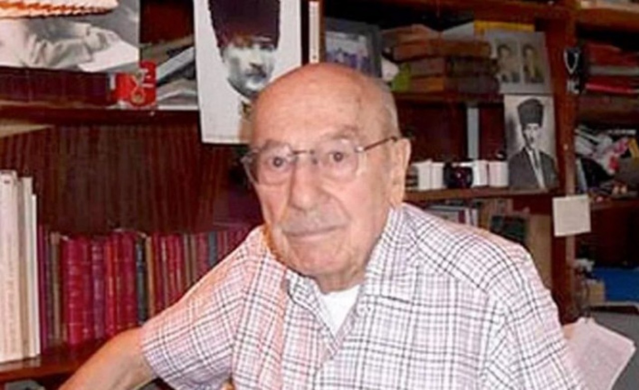 Eski bakan ve milletvekili Ömer Cahit Kayra vefat etti