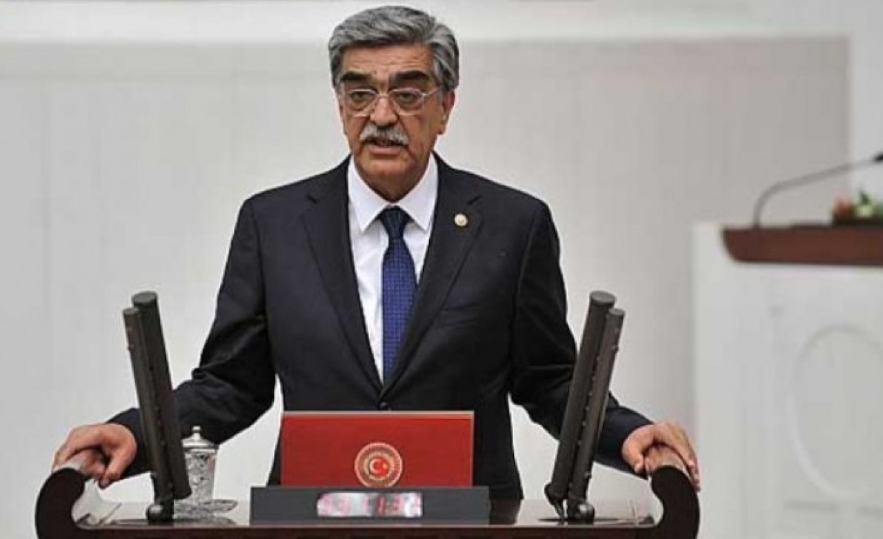 Eski milletvekili Mehmet Necmettin Ahrazoğlu hayatını kaybetti