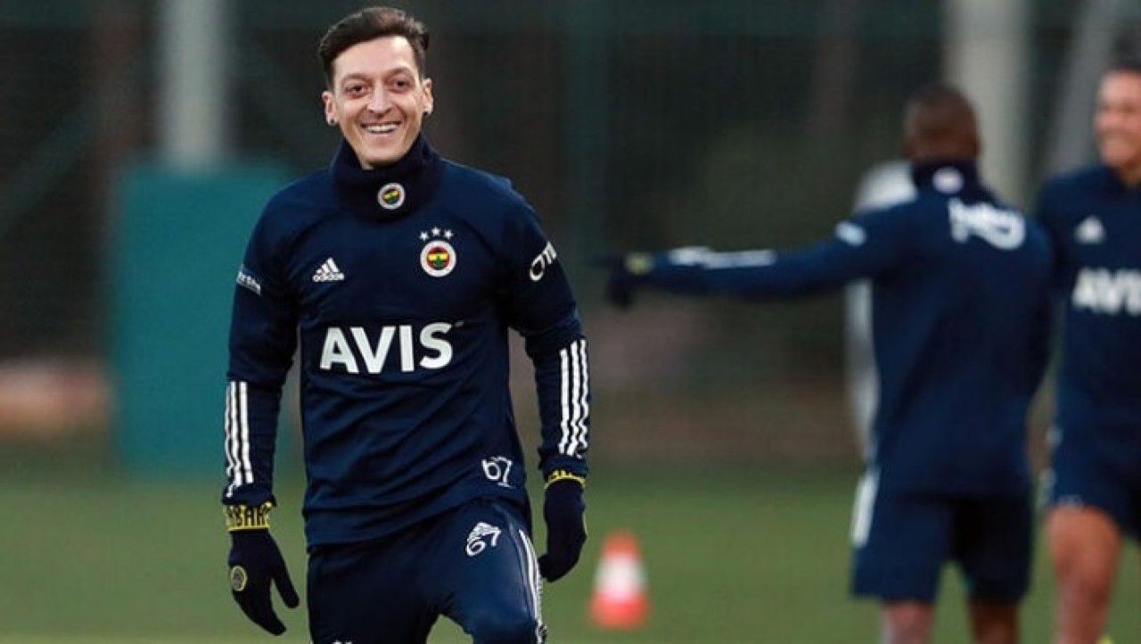 Fatih Altaylı: Mesut Özil'in Fenerbahçe’ye gelişi ile ilgili yapılan açıklamalar beni çok güldürüyor