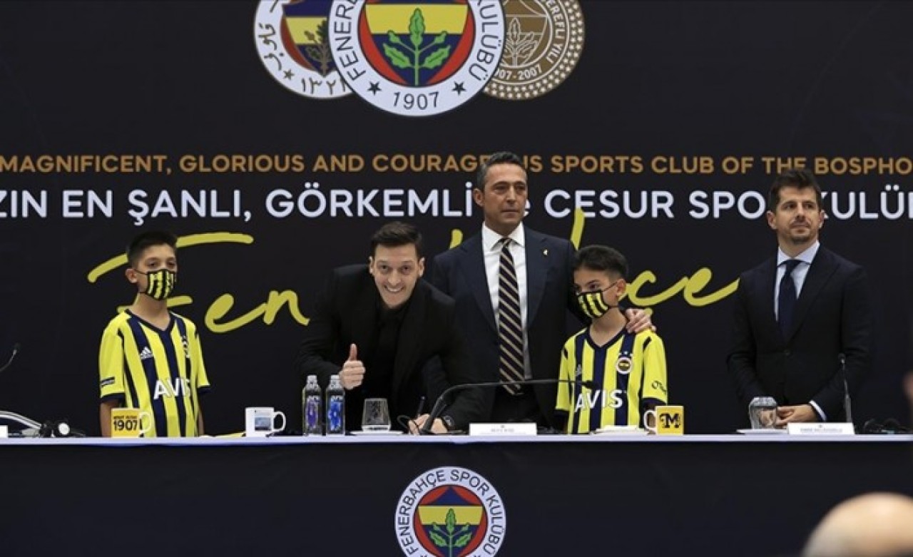 Fenerbahçe'de Mesut Özil imzayı attı: Ne kadar para kazanacağı ile ilgili bomba iddia