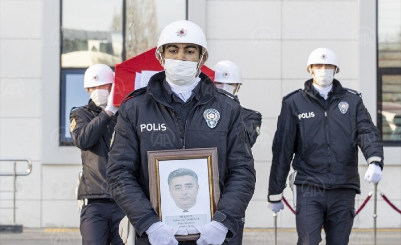 Göreve giderken kalp krizinden öldü: Polis Salim Değirmenci son yolculuğuna uğurlandı 