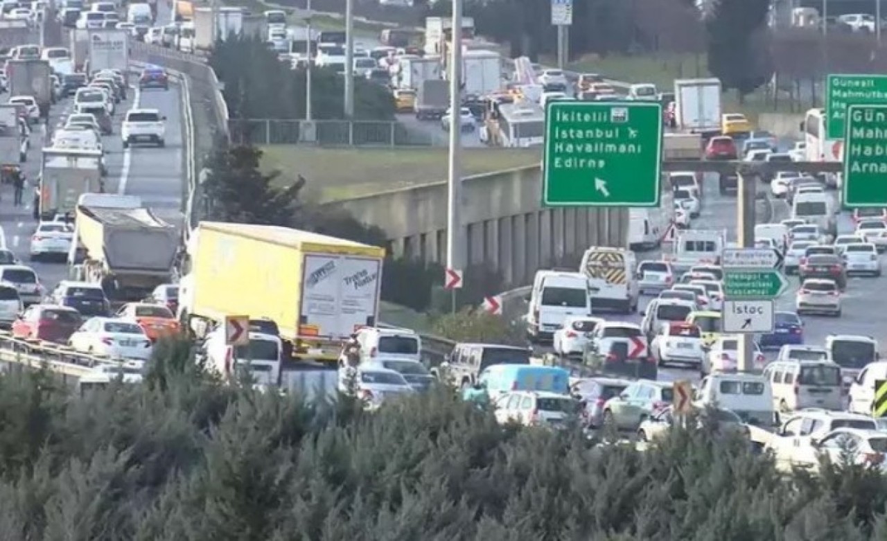 İstanbul'da kısıtlama öncesi trafik yoğunluğu