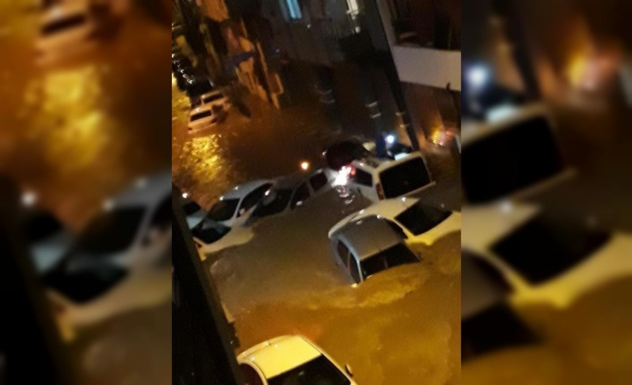 İzmir'i yağmur vurdu: Sel baskını!