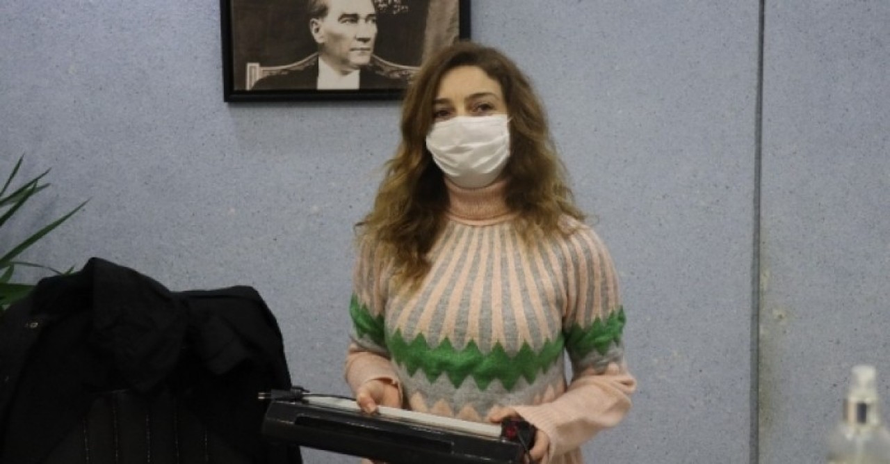 Karamürselli aslan yürekli dövizci: Nuray Yıldız silahlı soyguncuyu kovaladı