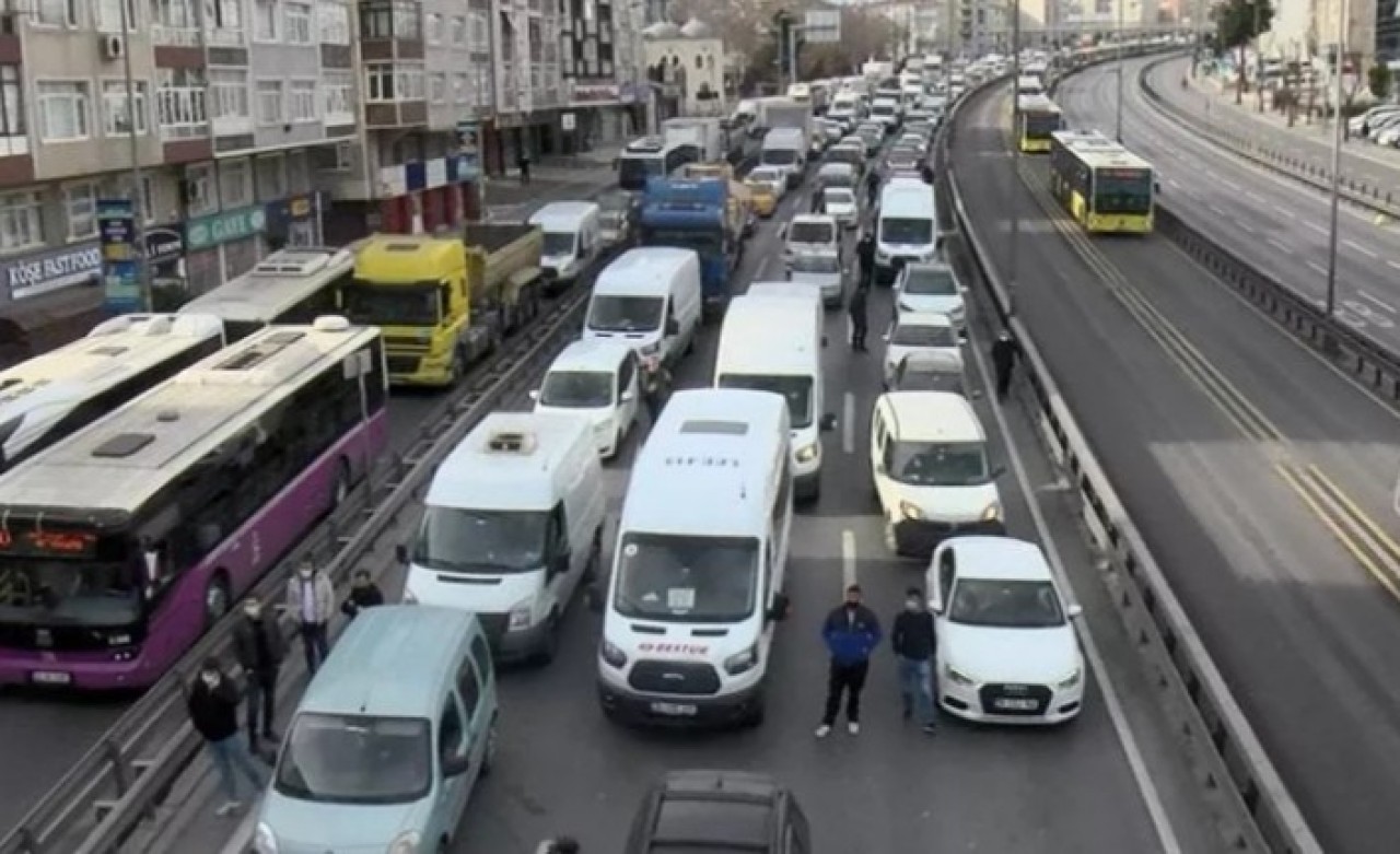Kısıtlamaya rağmen D-100'de şaşırtan trafik