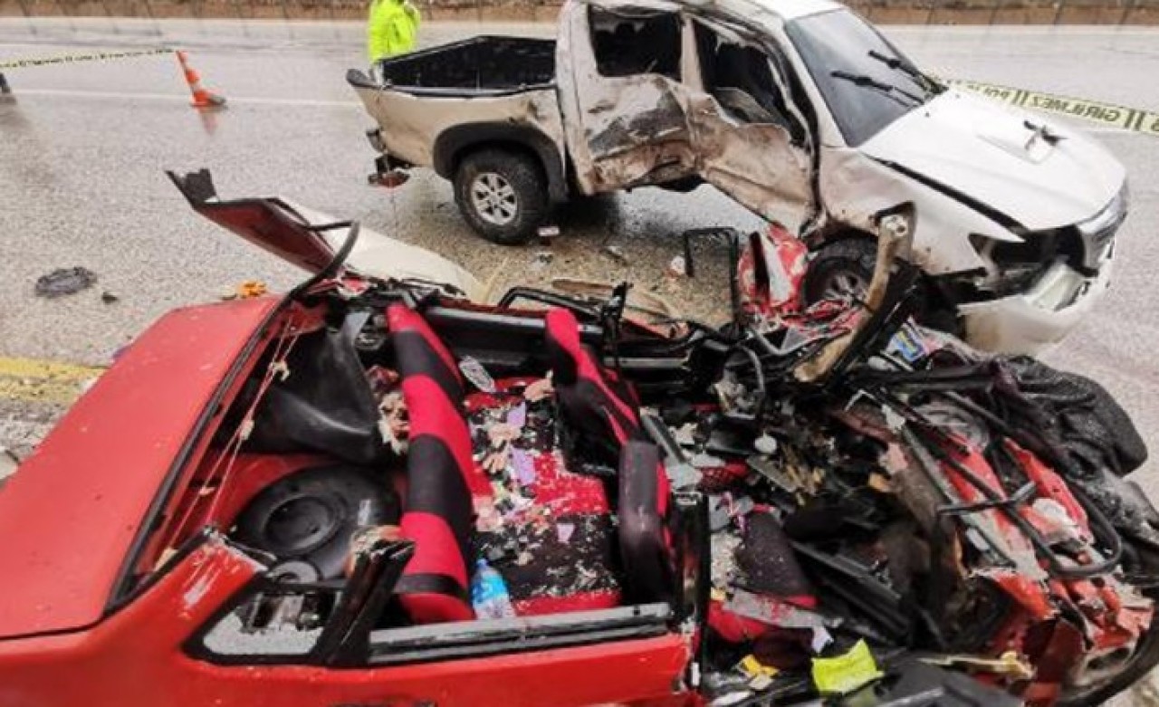 Korkunç kaza: İlyas Akbulut ve Fatmanur Akbulut öldü