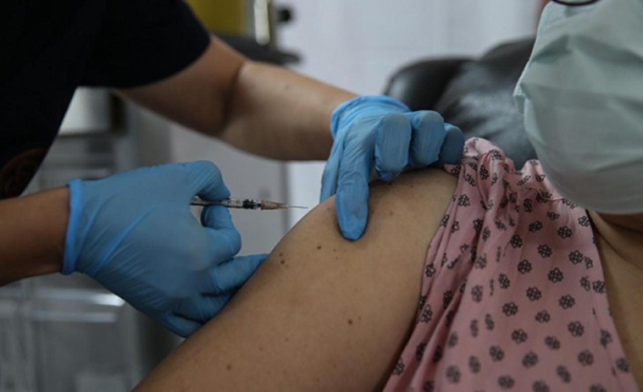 Korona aşısı olduktan sonra 'Cildim griye döndü' dedi ve öldü: Almanya'da büyük panik,  ölü sayısı artıyor