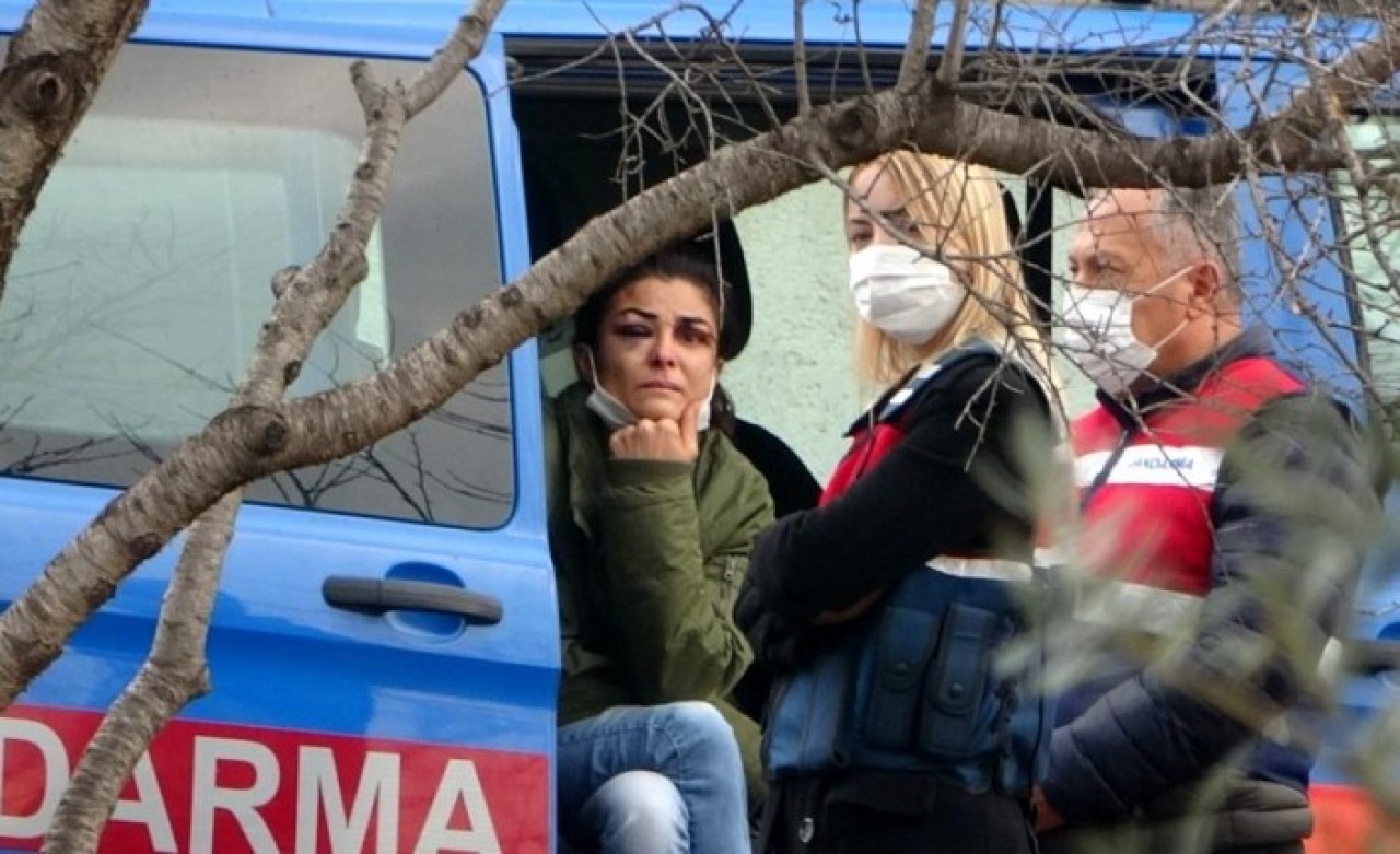 Melek İpek,  kendisine kelepçe takıp soyan ve döven kocasını vurdu: Ramazan İpek öldü