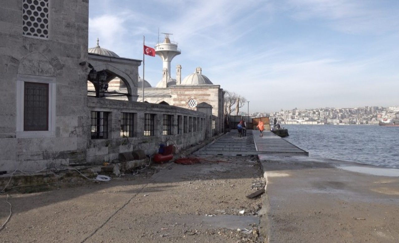 Tarihi Şemsi Paşa Camisi'nin sahil kısmına yapılan yola tepki: Yasal süreç başlar!