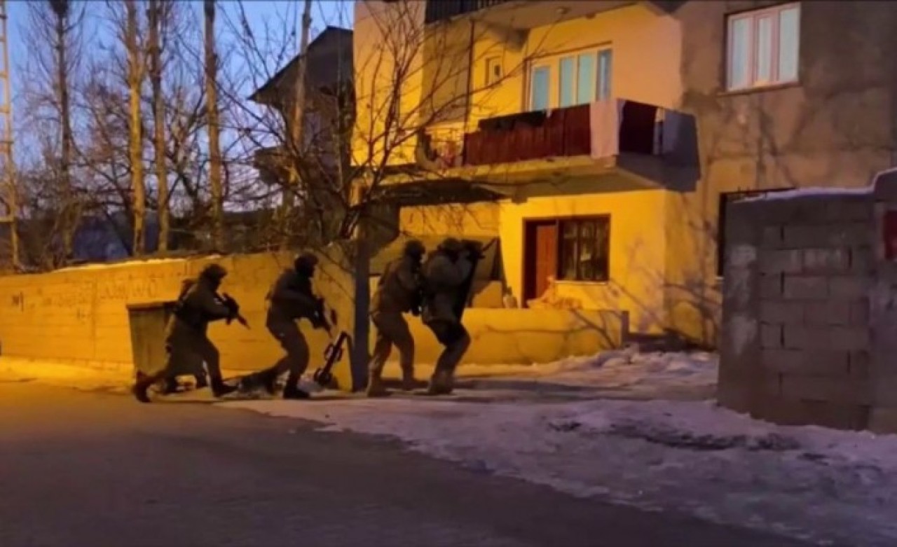 Van merkezli 3 ilde terör operasyonu: 13 gözaltı