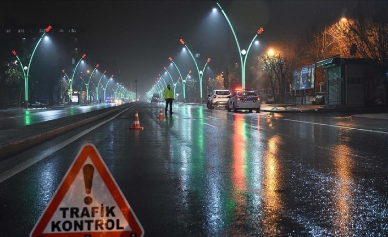 56 saatlik sokağa çıkma kısıtlaması başladı: Bu kez bir ilk yaşanacak