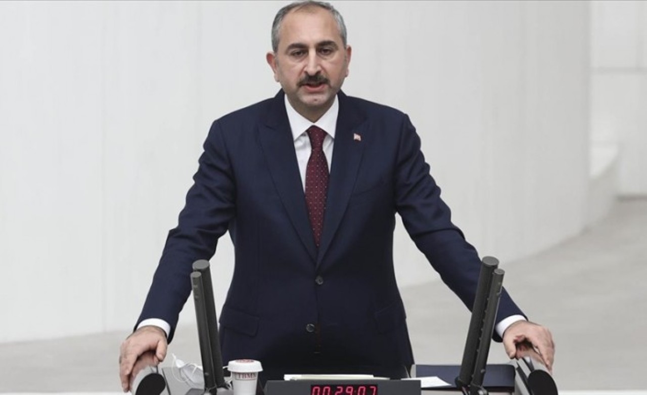 Adalet Bakanı Gül: Bu anayasa değil 'amayasa' olmuş