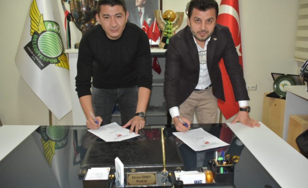 Akhisarspor'un yeni teknik direktörü belli oldu