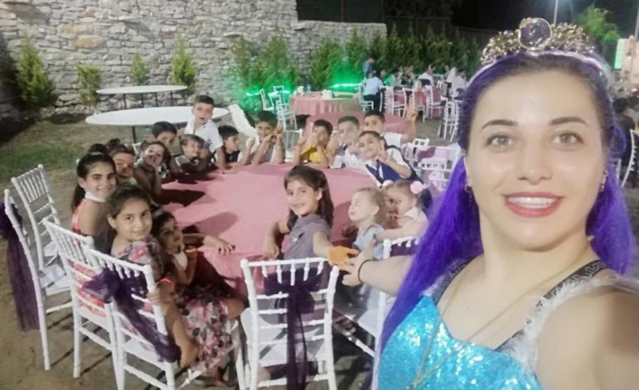 Arkadaşının evinde asılı bulundu: Betül Özdemir öldü