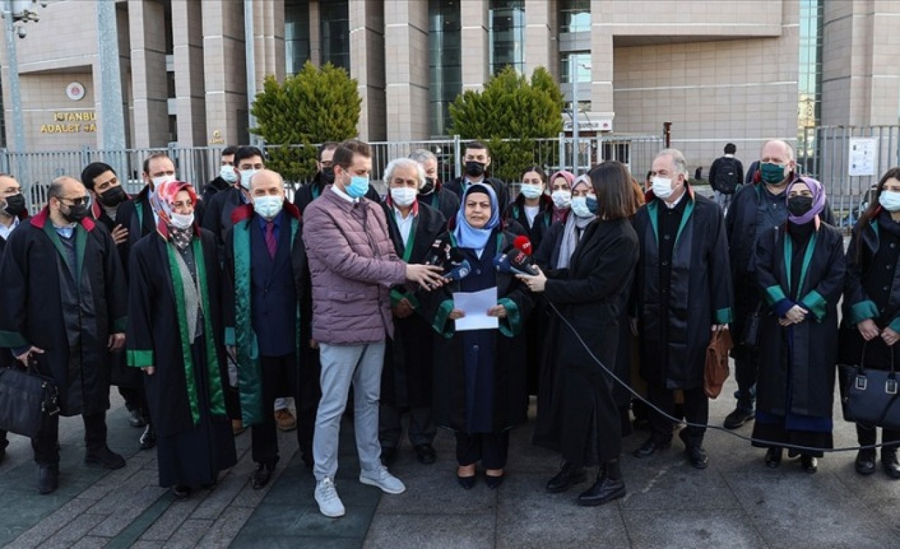 Avukatlardan İstanbul Adliyesi önünde basın açıklaması