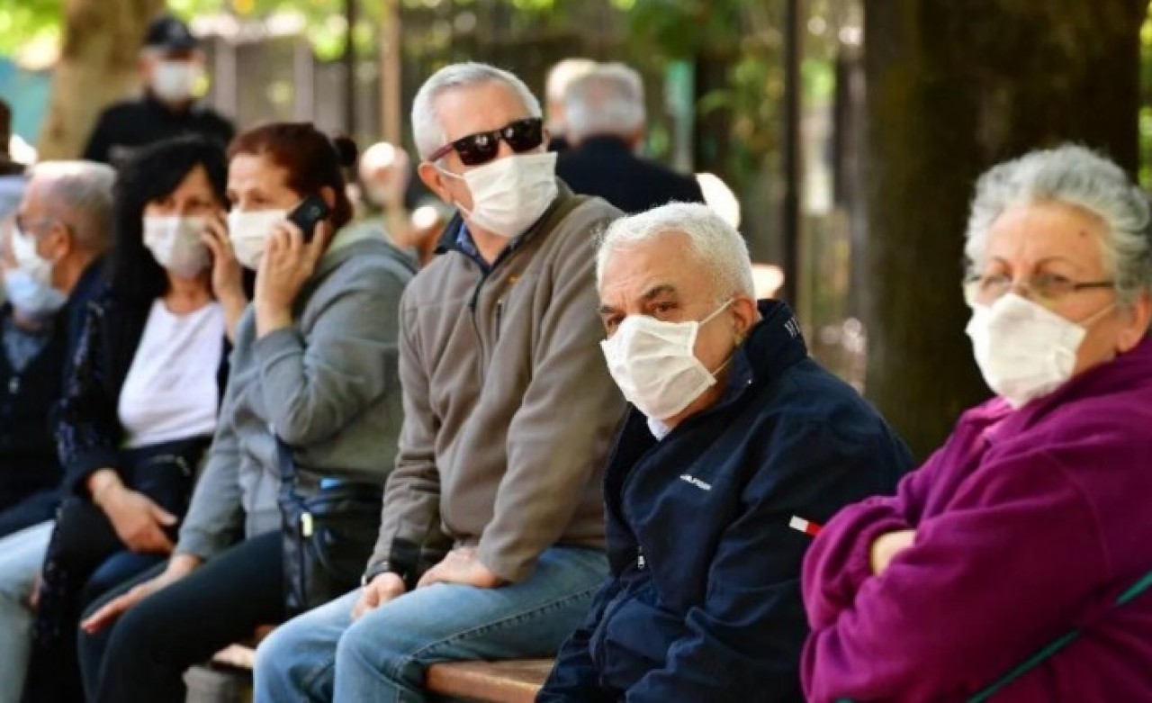 Bakan Koca duyurmuştu,  Bilim Kurulu üyesi tek tek açıkladı: "Kısıtlamalar gevşetilebilir"
