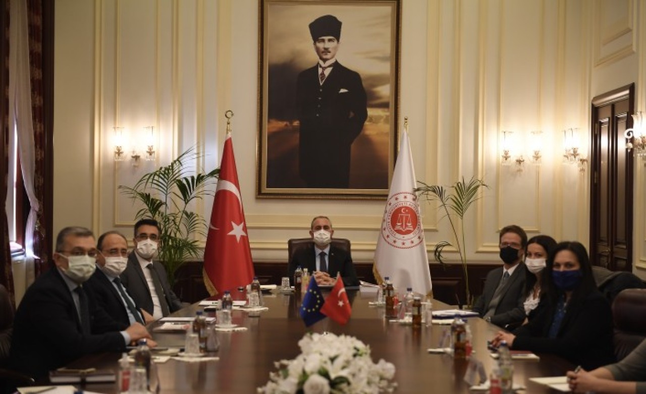 Bakan Gül,  AB Türkiye Delegasyonu Başkanı Meyer-Landrut ile görüştü