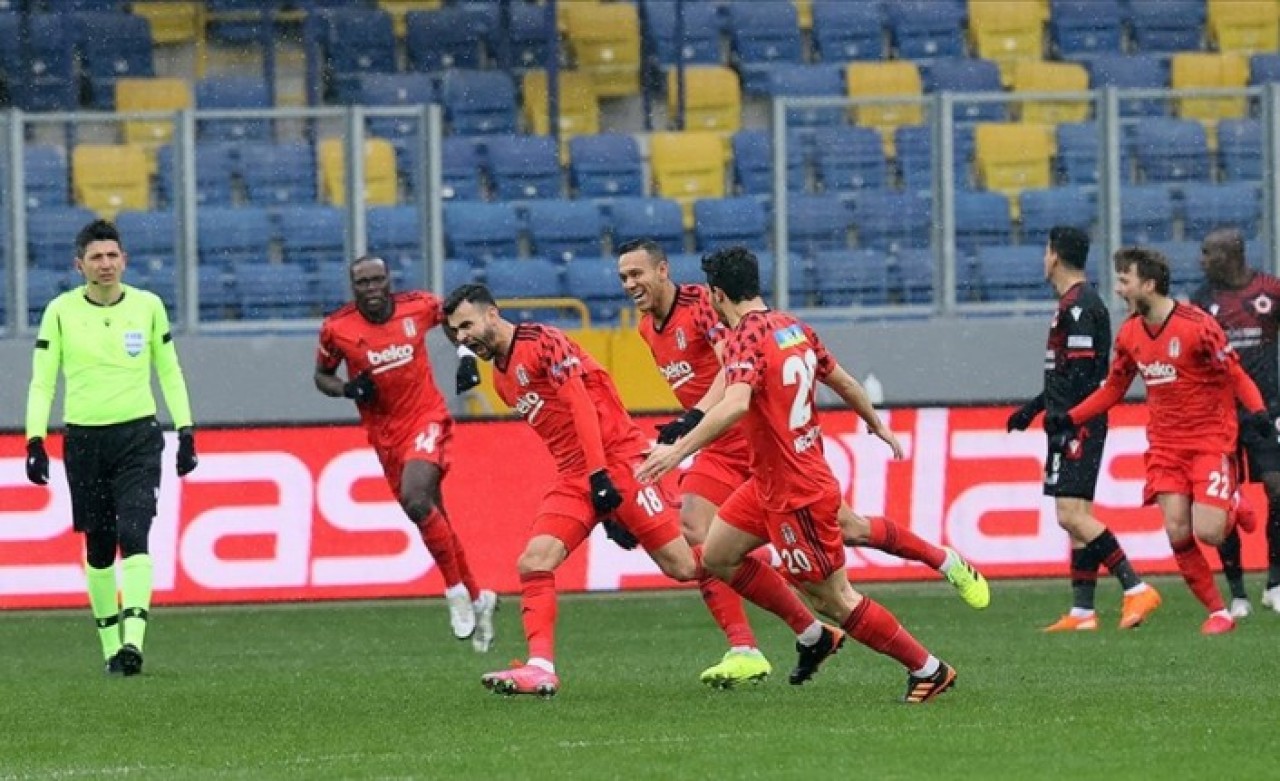 Başkent Kartalı: Beşiktaş,  Gençlerbirliği'ne fark attı