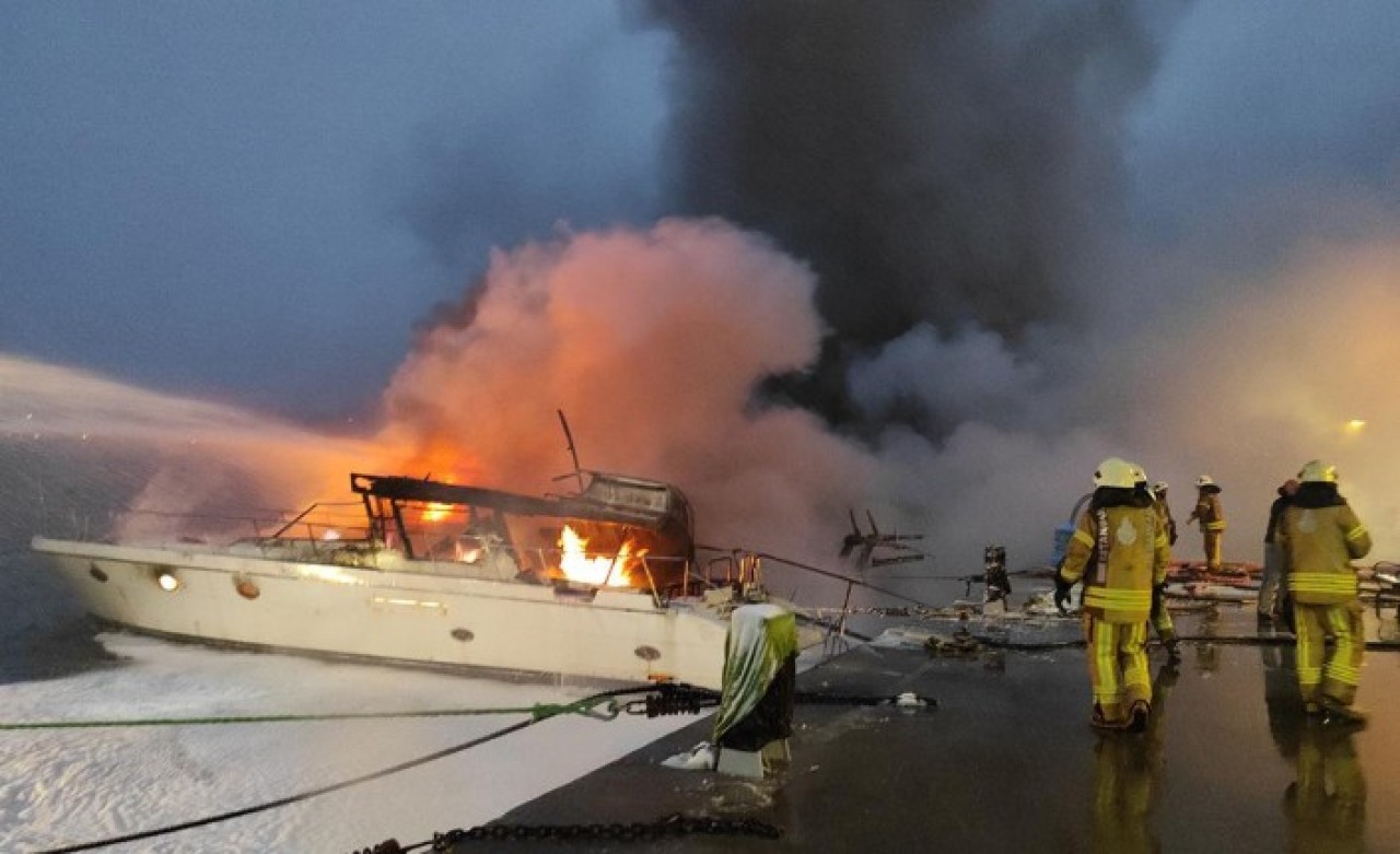 Bebek'te 2 yatta yangın çıktı