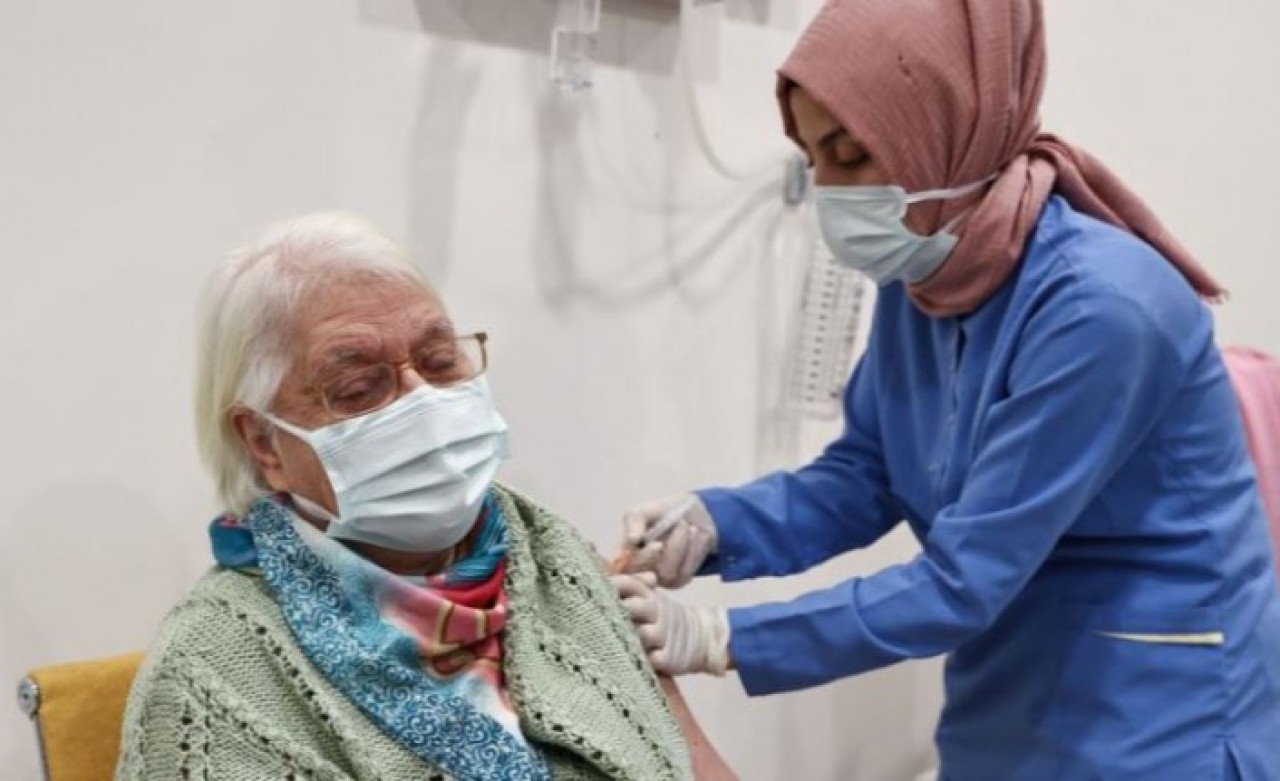Covid-19 aşısının ikinci doz uygulaması bugün başlıyor