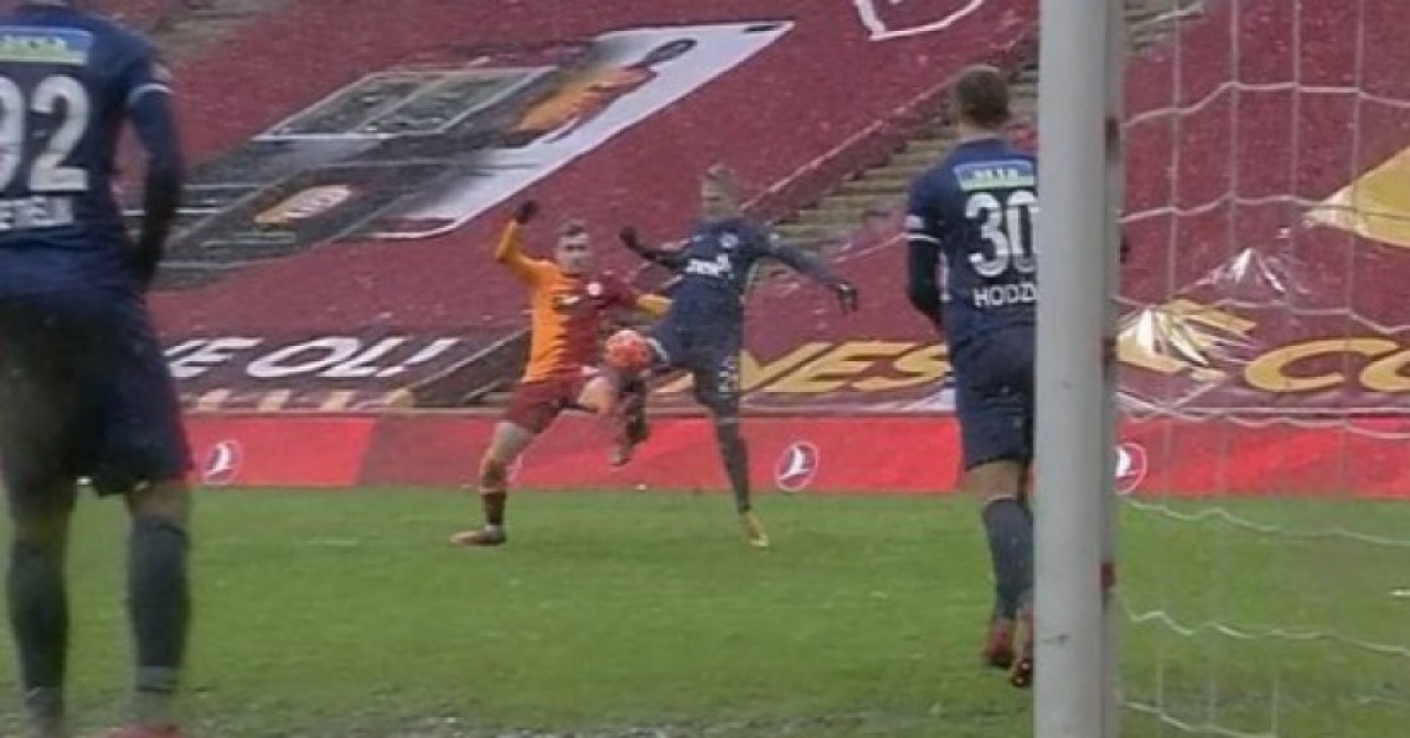 Deniz Çoban: Net penaltı!