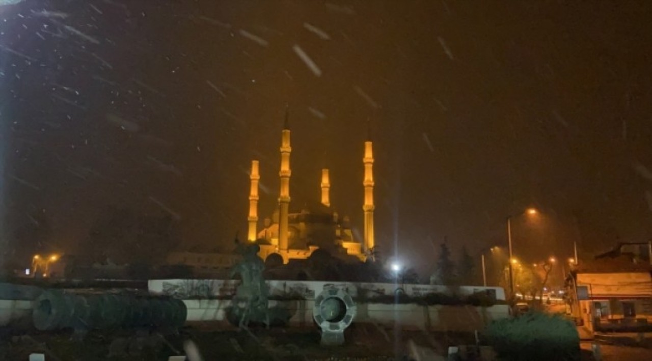 Edirne'de kar yağışı başladı