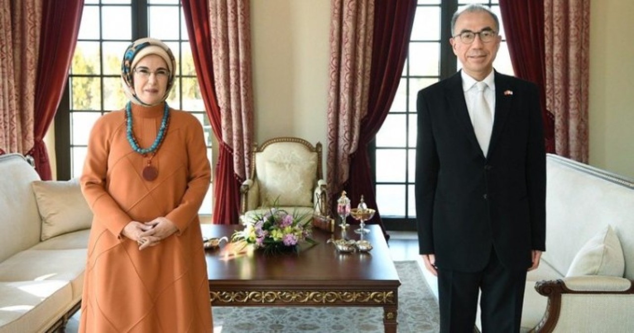 Emine Erdoğan,  Japonya'nın Ankara Büyükelçisi Kazuhiro Suzuki ile görüştü