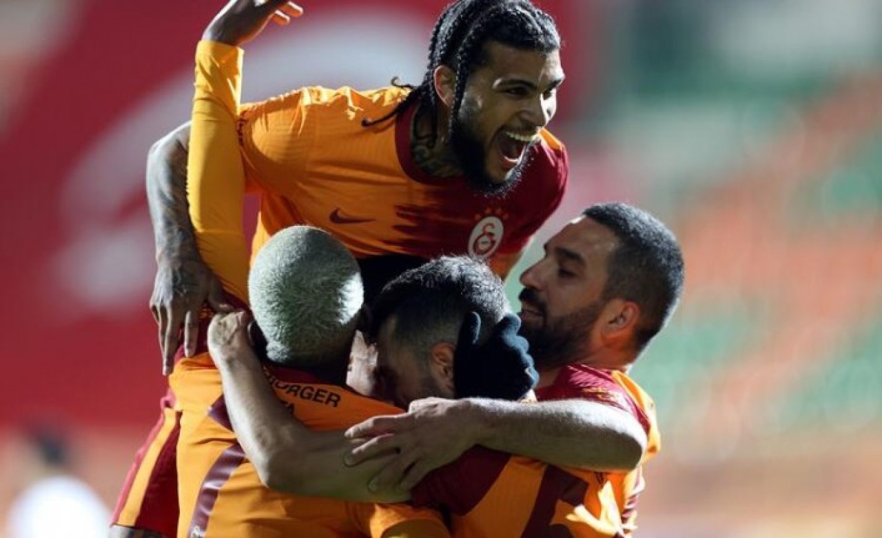 Emre attı,  Muslera tuttu: Galatasaray Alanya'da altın buldu