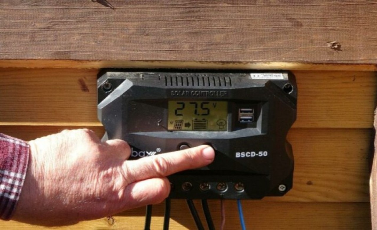 Evine kurduğu sistemle 15 yıldır elektrik faturası ödemiyor