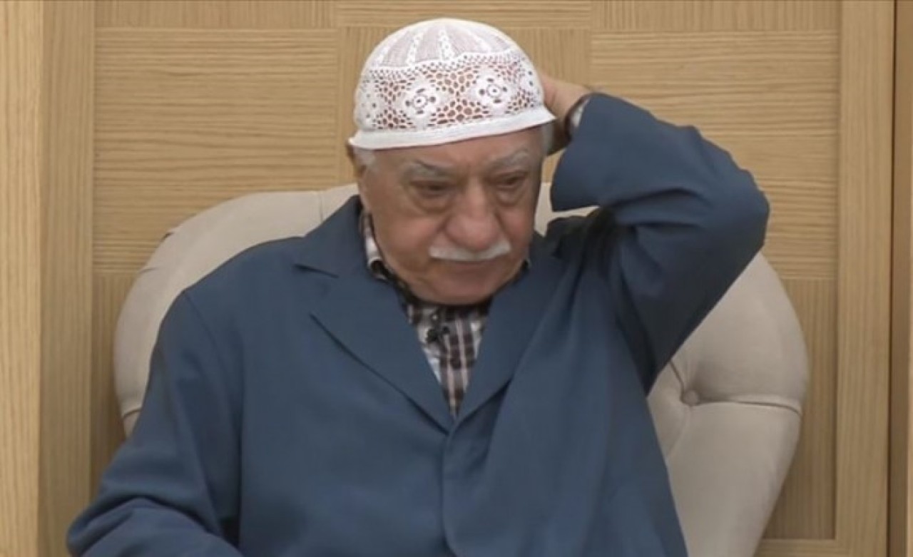 FETÖ elebaşı,  'Postmodern darbe' zihniyetinin can simidi oldu