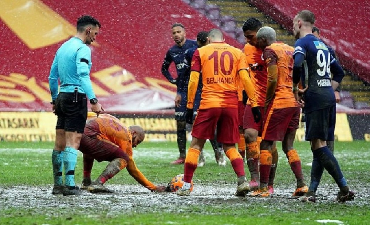 Galatasaray maçında olay: 'Hakem Erkan Özdamar,  Kasımpaşa'nın penaltısını vermedi'