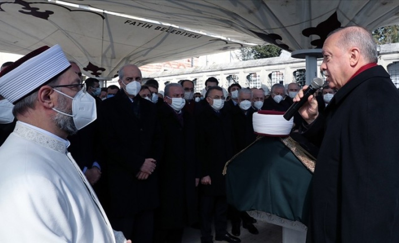 Hadis,  tefsir ve fıkıh alimi M. Emin Saraç'a veda: Cumhurbaşkanı Erdoğan da katıldı,  vasiyeti yerine getirildi