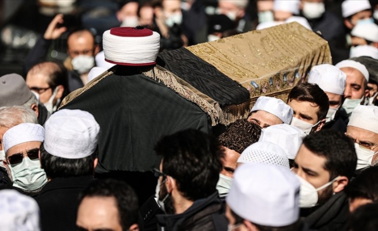 Hadis,  tefsir ve fıkıh alimi M. Emin Saraç son yolculuğuna uğurlanıyor