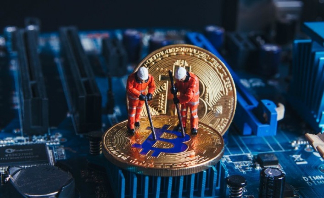 İnternet kafeler pandemide kripto para madenine dönüştü