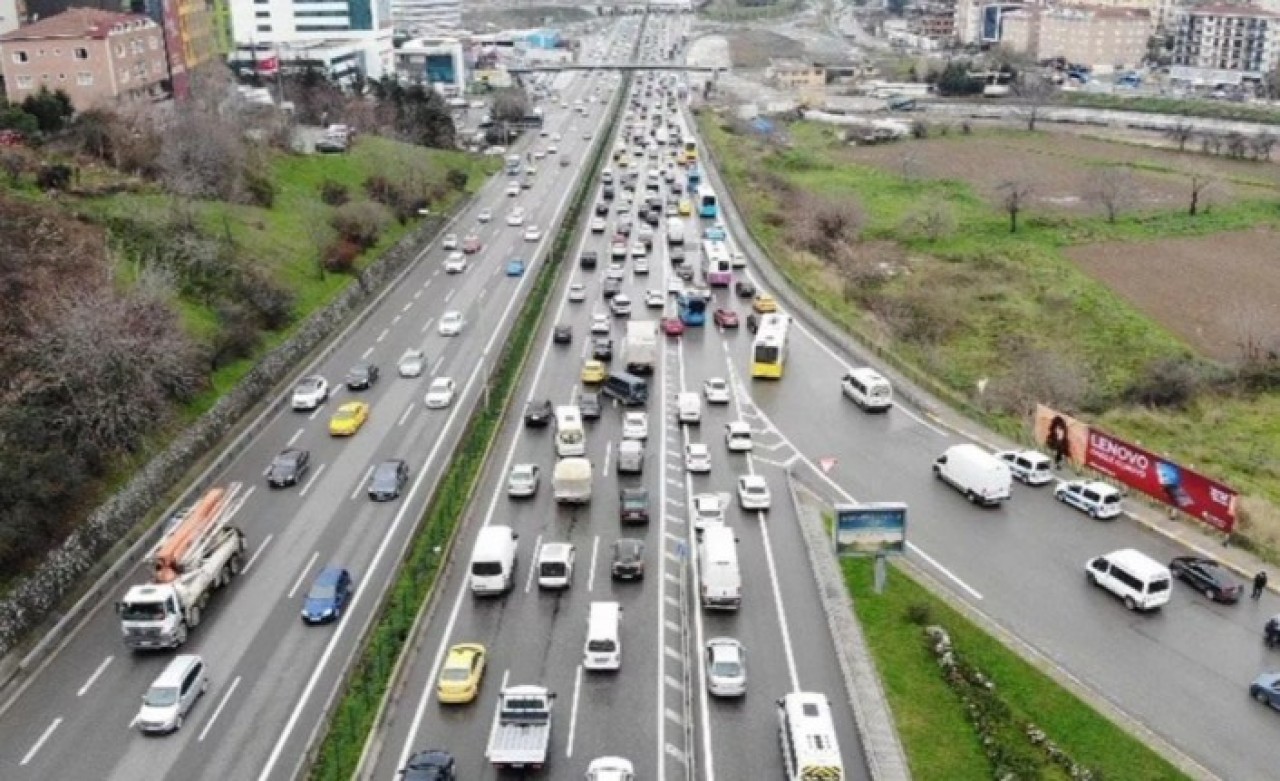 İstanbul'da kısıtlama trafiği erken başladı