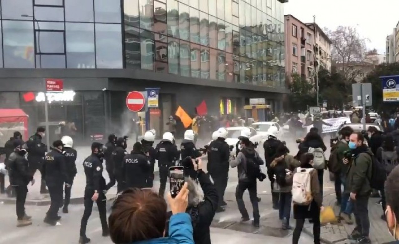 İstanbul Valiliği'nden Kadıköy'de gözaltına alınan 94 kişi ile ilgili flaş açıklama