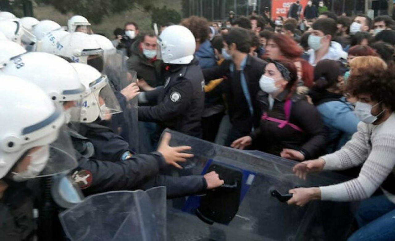 Kadıköy'deki olaylarda gözaltına alınan 23 şüpheliden 2'si tutuklandı