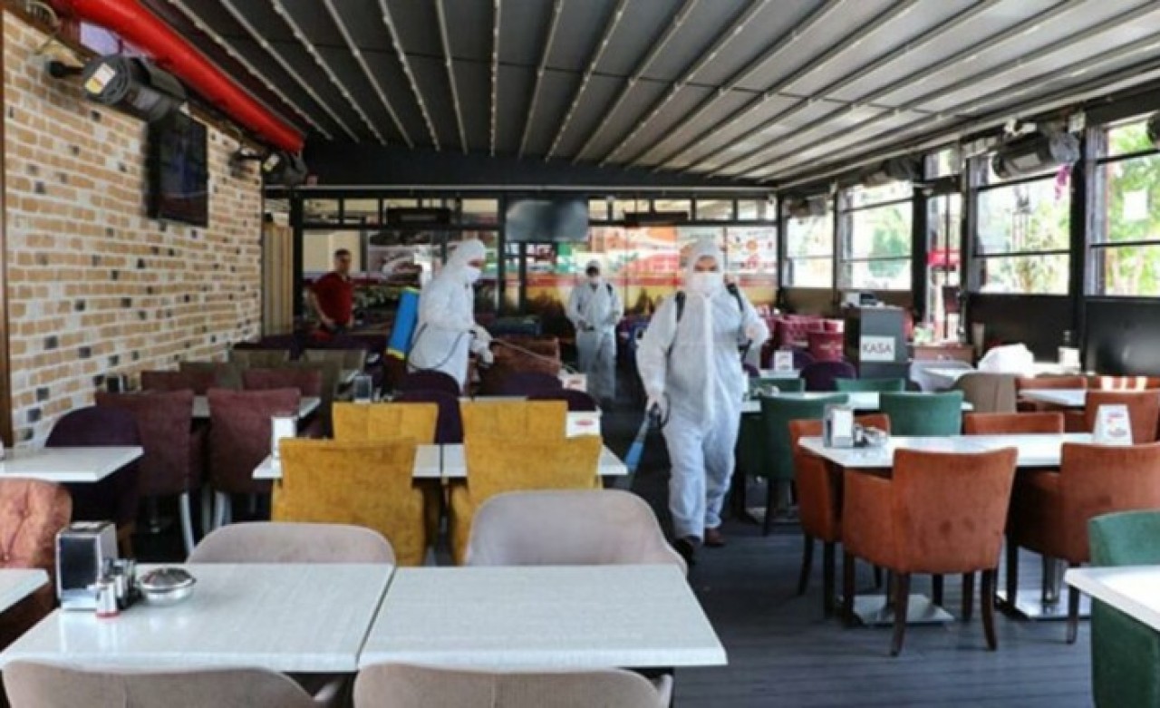 Kafe ve restoranlar açılacak mı? Kritik açıklama