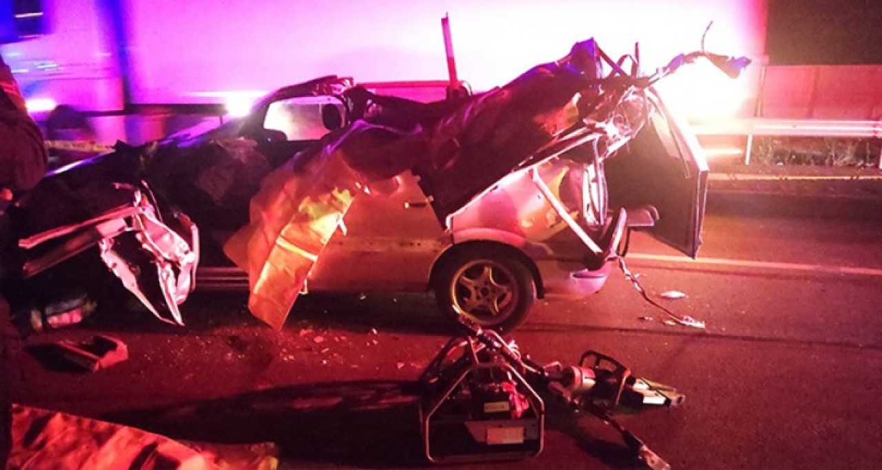 Konya'da otomobil tır ile çarpıştı: 3 ölü,  5 yaralı