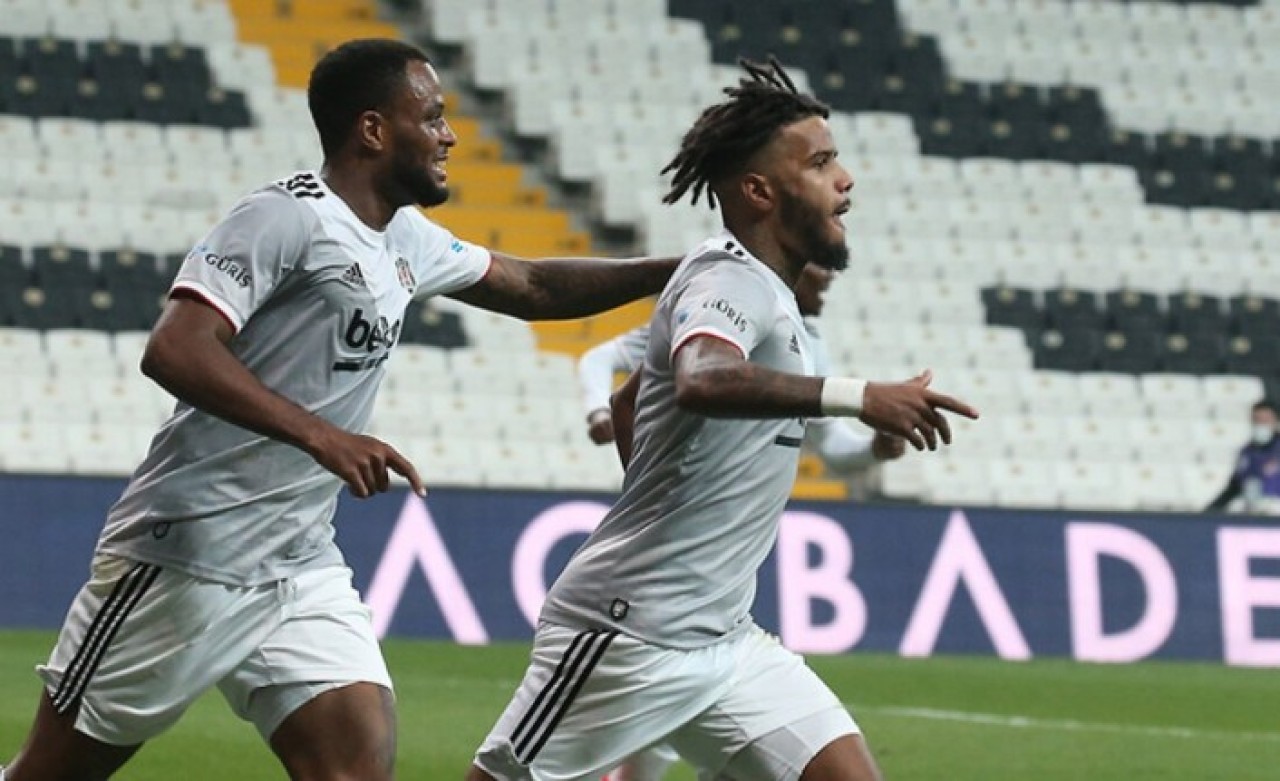 Konyaspor avantajı kullanamadı: Rosier esti,  10 kişilik Beşiktaş,  ligin zirvesini hizaya getirdi!