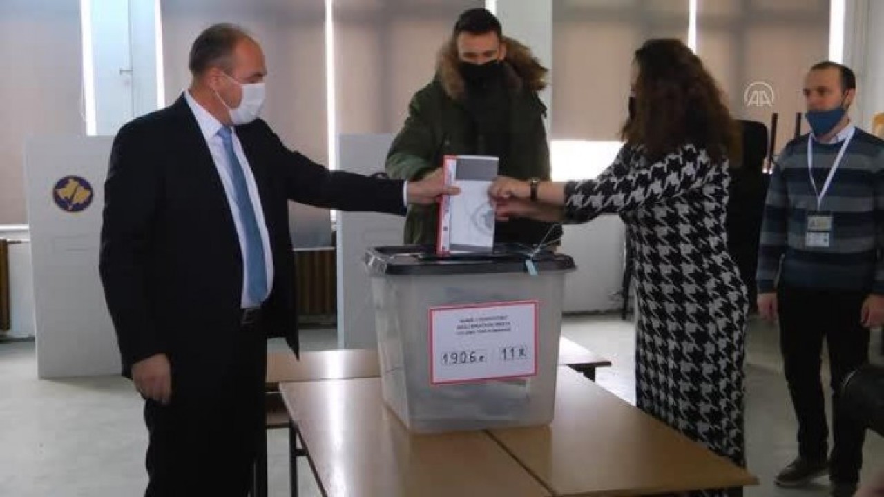 Kosova'daki genel seçimde Kendin Karar Al Hareketi zaferini ilan etti