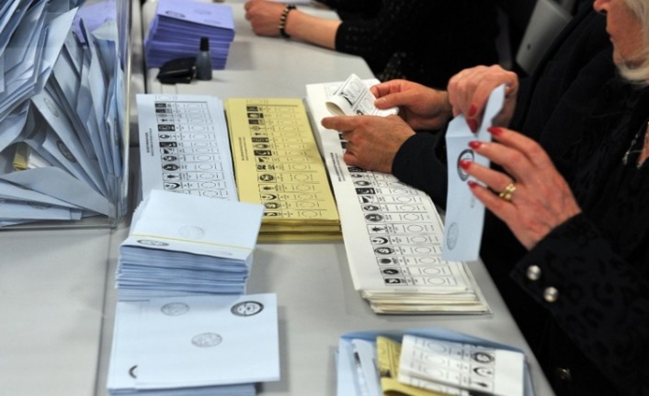 Son seçim anketinde dikkat çeken sonuç: Oylar partiye mi lidere mi veriliyor?