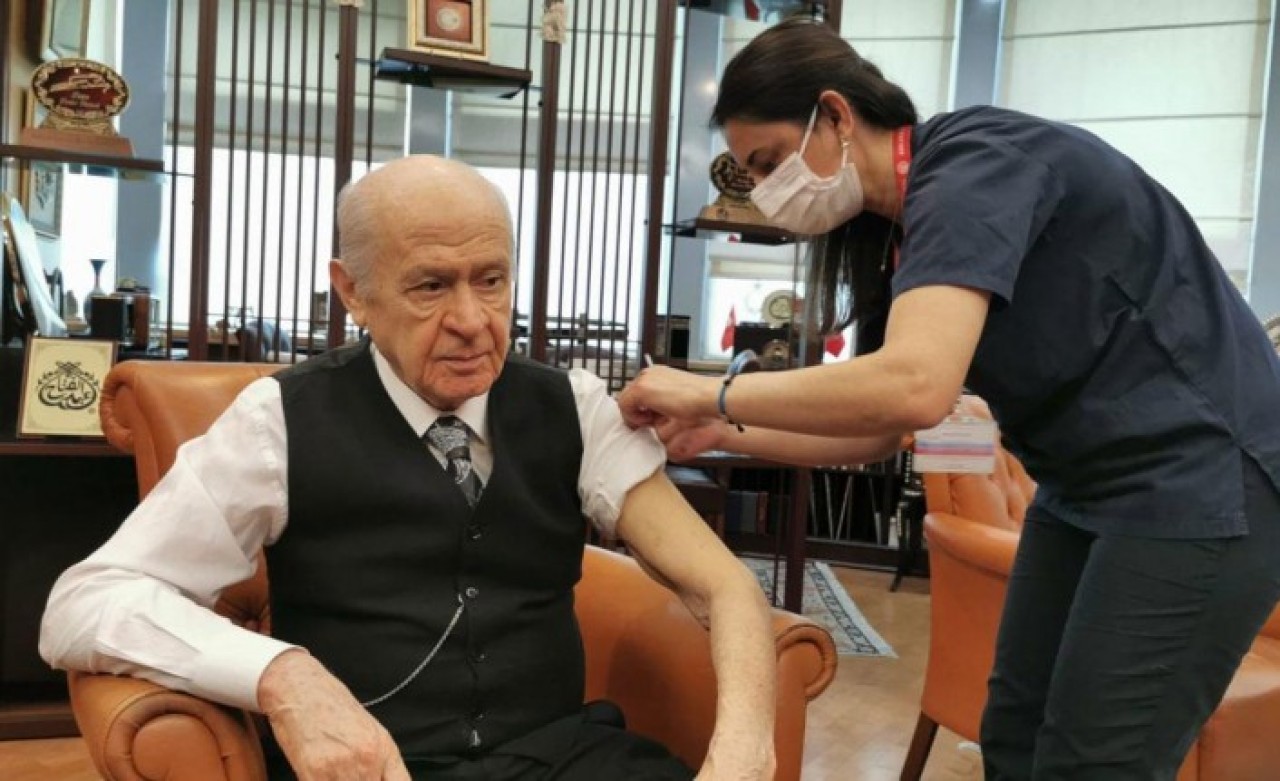 MHP Genel Başkanı Devlet Bahçeli,  ikinci doz aşısını yaptırdı