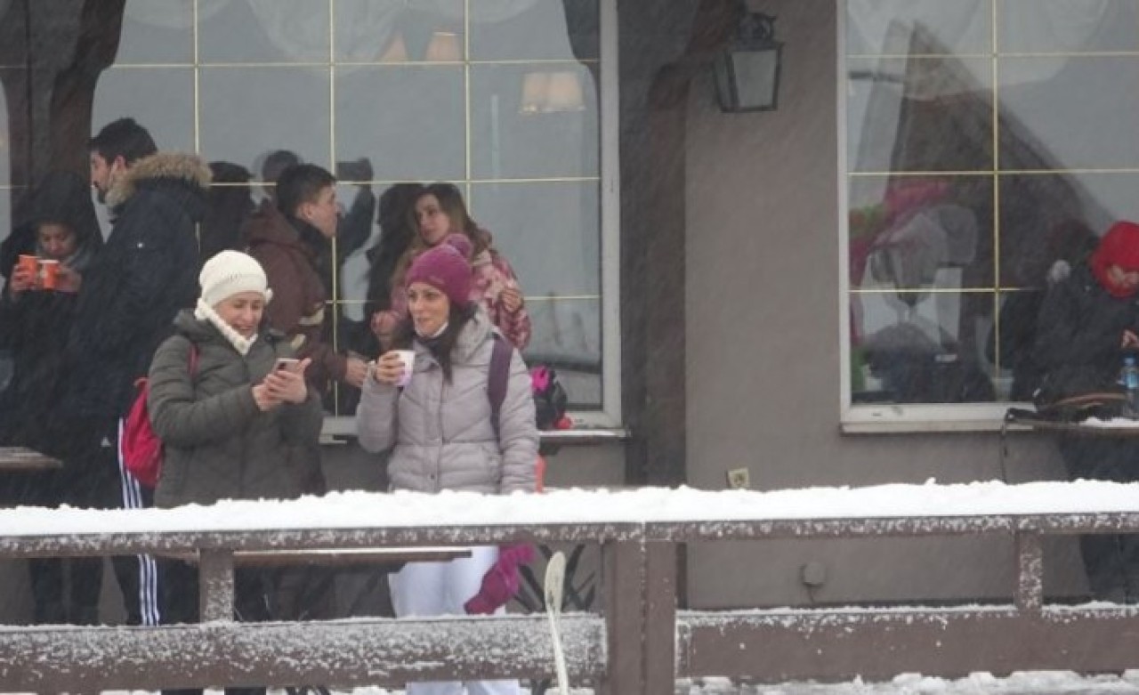 Ne maske var,  ne sosyal mesafe: Kısıtlamaya saatler kala Uludağ yine doldu taştı