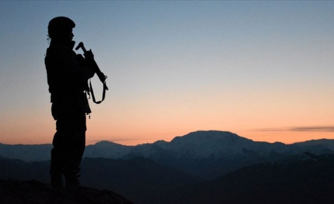 PKK/KCK'dan kaçan 2 örgüt mensubu teslim oldu