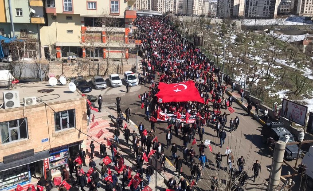 Şırnak'ta,  Gara şehitleri için PKK'yı telin yürüyüşü