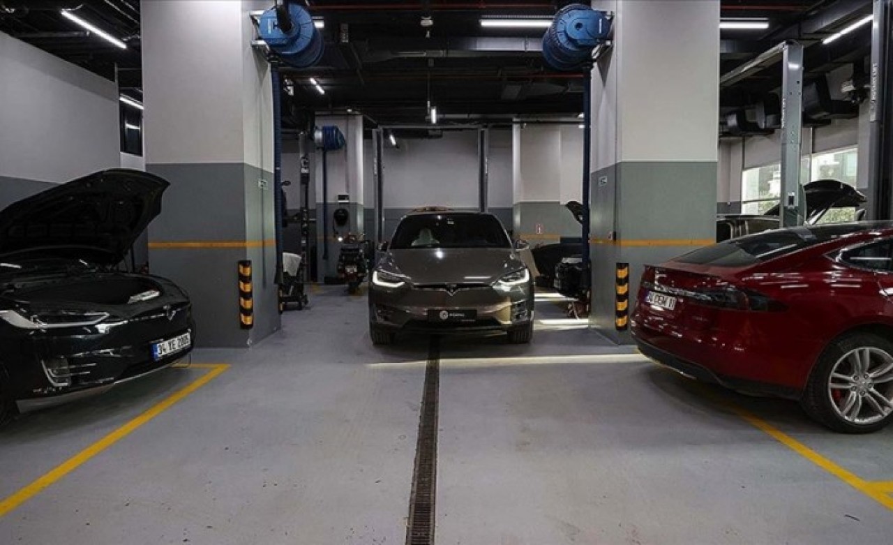 Türkiye'nin ilk elektrikli otomobil servisi yurt dışından araçlara da hizmet veriyor