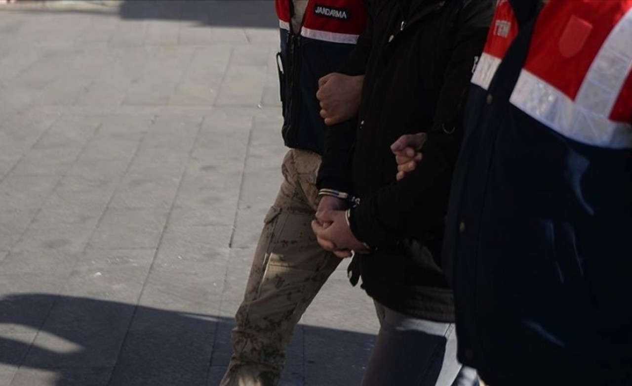 Türkiye'ye giriş yapmaya çalışan DEAŞ'lı 3 terörist patlayıcı maddelerle yakalandı