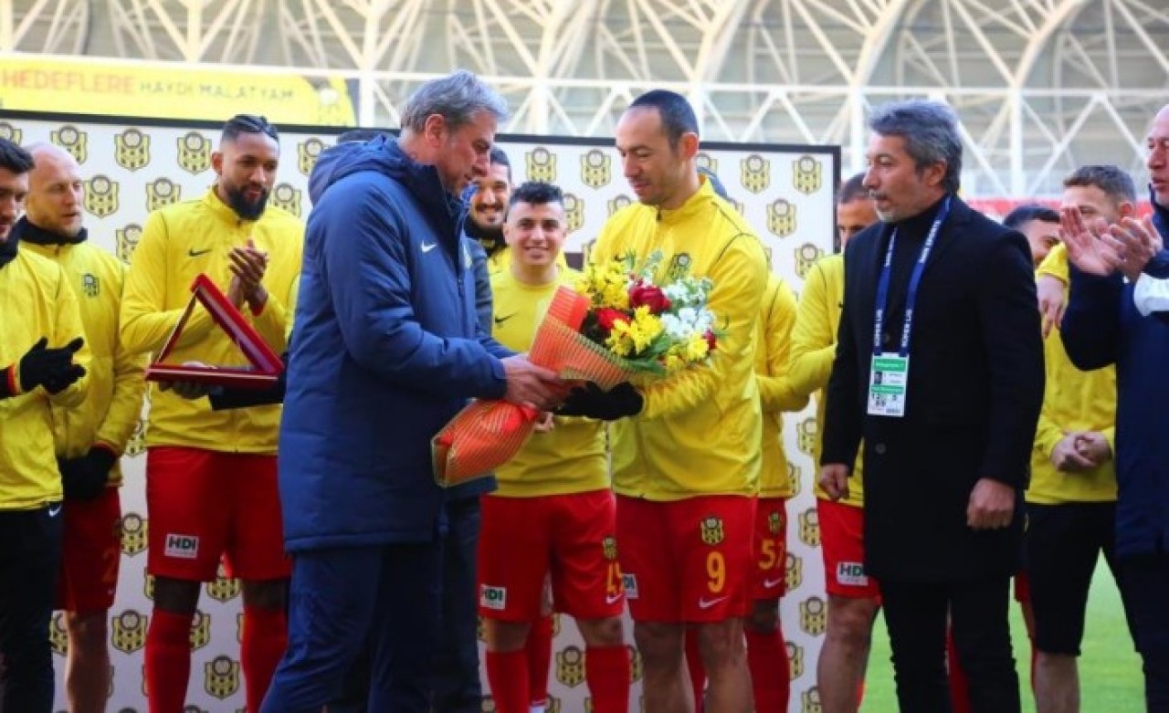 Umut Bulut,  Süper Lig tarihine geçti